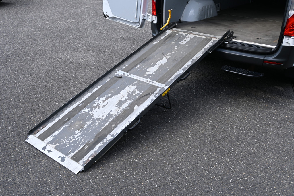 Mercedes-Benz Sprinter 8