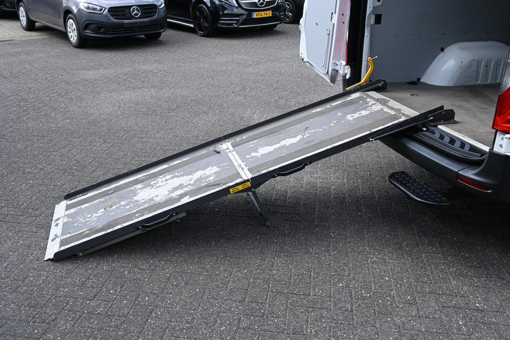 Mercedes-Benz Sprinter 9
