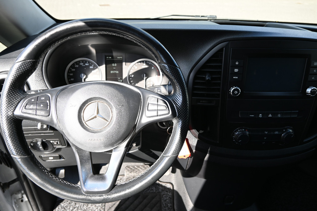 Mercedes-Benz Vito 12