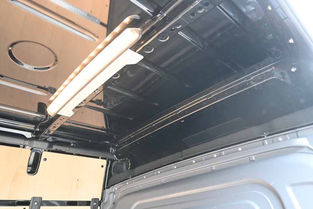 Mercedes-Benz Sprinter 14