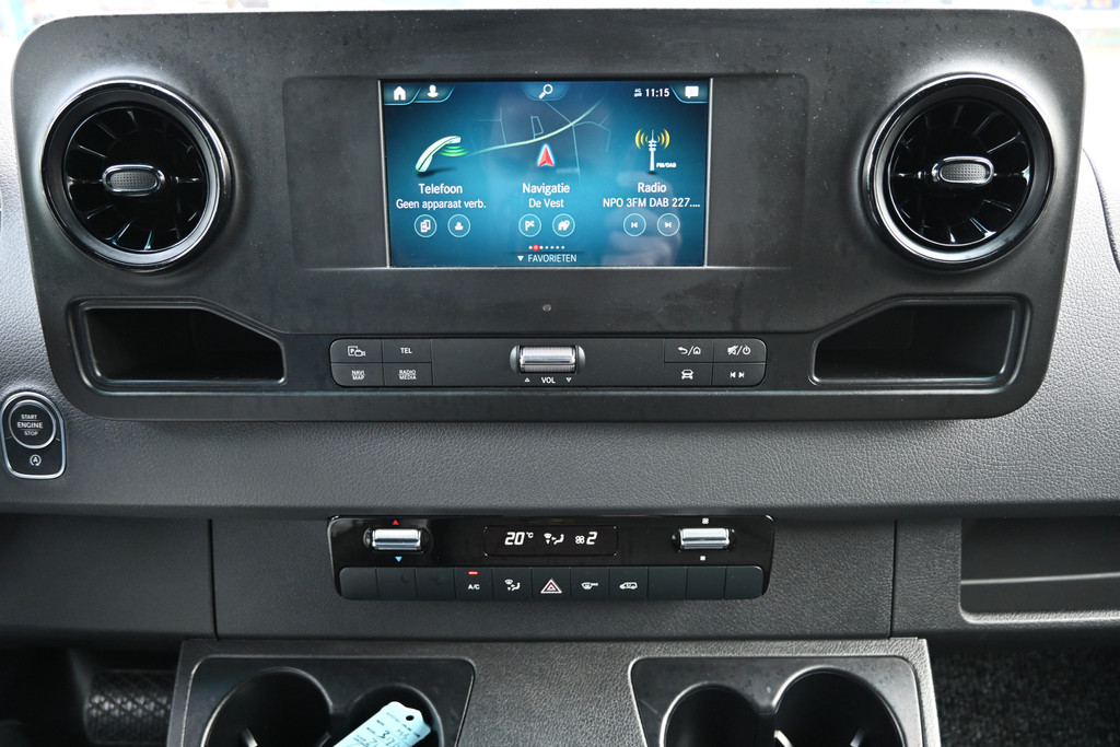 Mercedes-Benz Sprinter 4