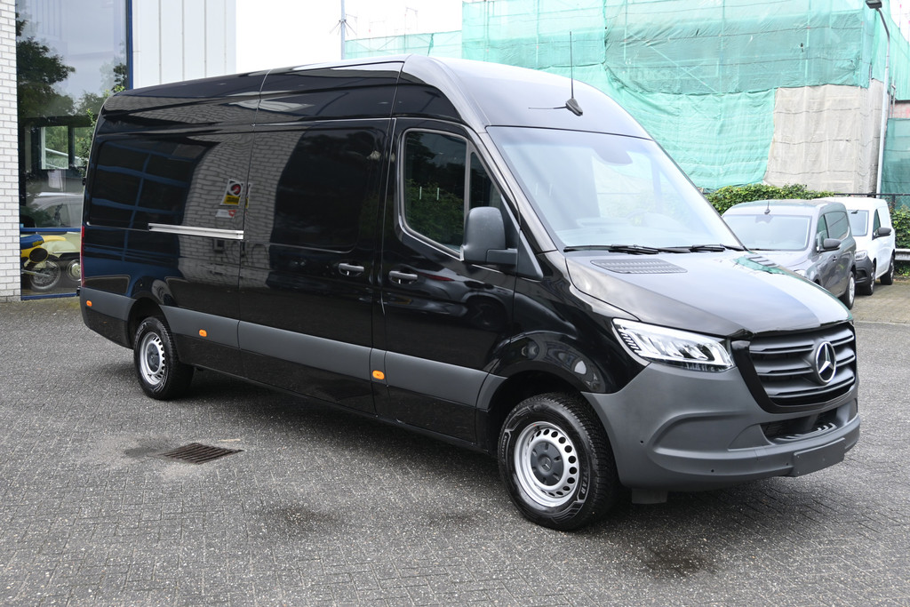 Mercedes-Benz Sprinter 9