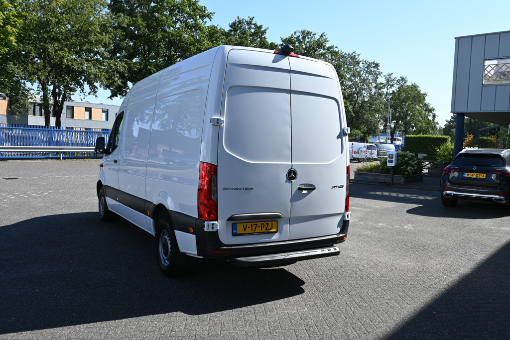 Mercedes-Benz Sprinter 2