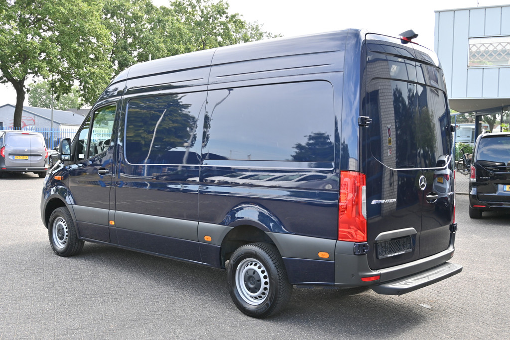 Mercedes-Benz Sprinter 10
