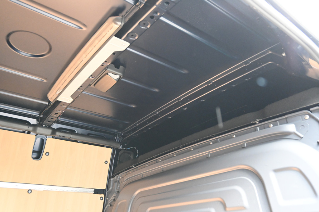 Mercedes-Benz Sprinter 13