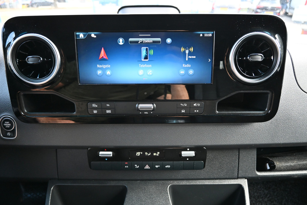 Mercedes-Benz Sprinter 4
