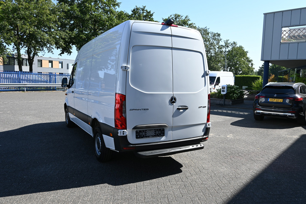 Mercedes-Benz Sprinter 2