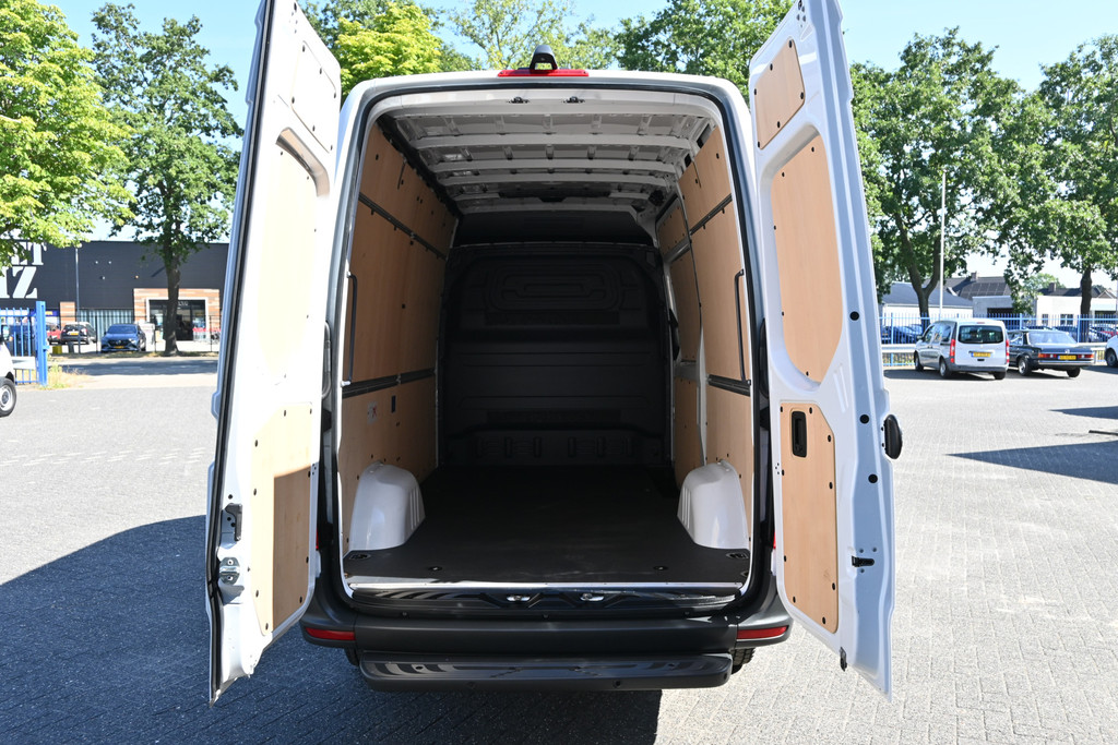Mercedes-Benz Sprinter 6