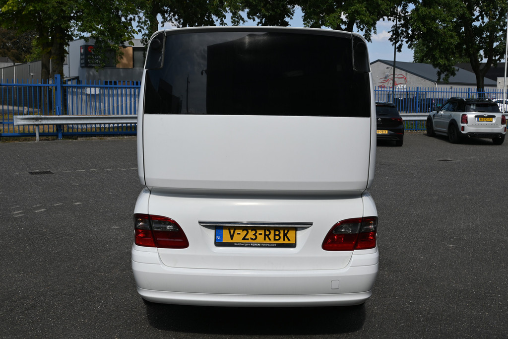Mercedes-Benz E-Klasse 9