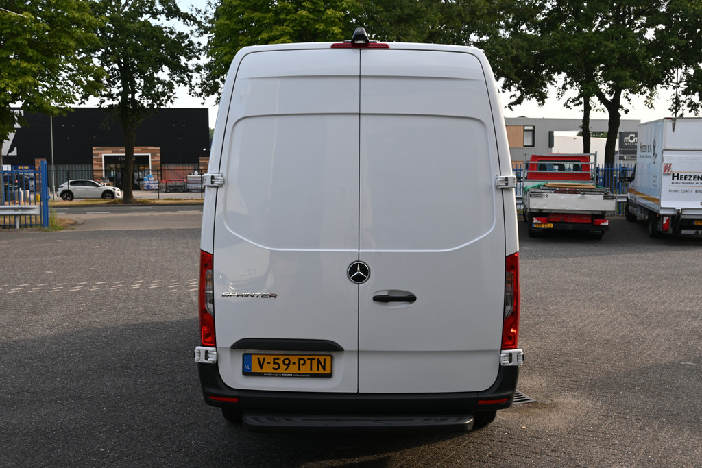 Mercedes-Benz Sprinter 10