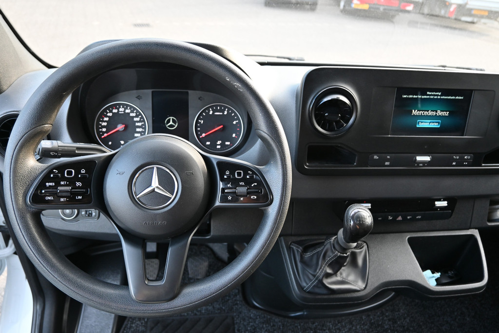 Mercedes-Benz Sprinter 12