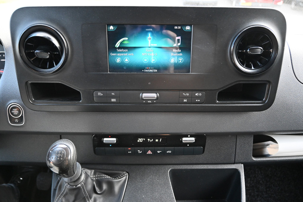 Mercedes-Benz Sprinter 4