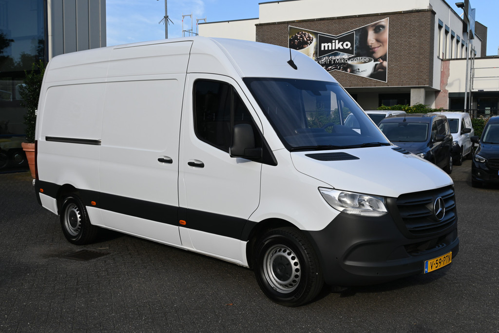 Mercedes-Benz Sprinter 8