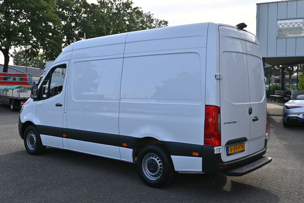 Mercedes-Benz Sprinter 9