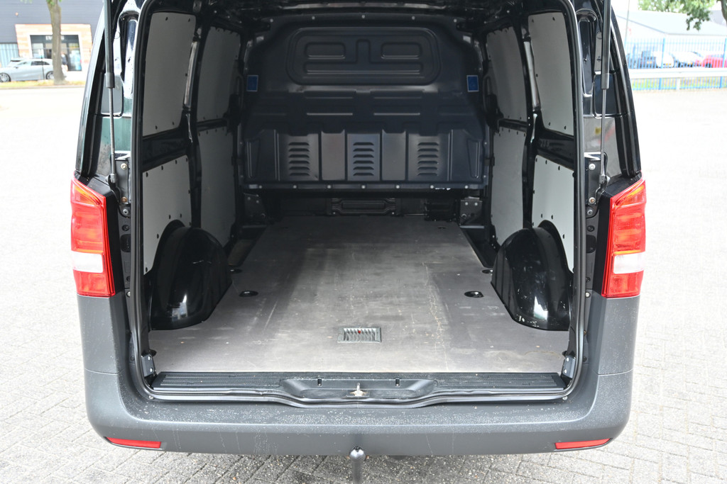 Mercedes-Benz Vito 12