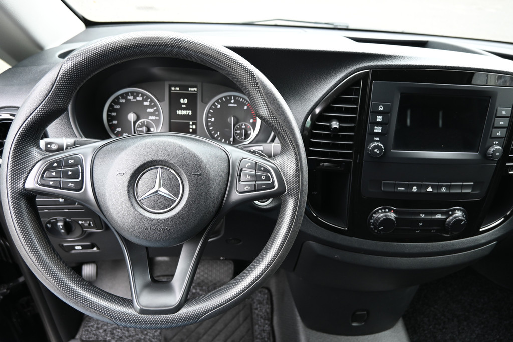 Mercedes-Benz Vito 13