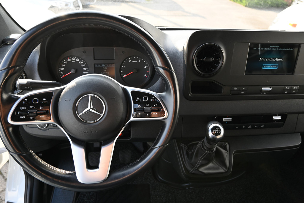 Mercedes-Benz Sprinter 14