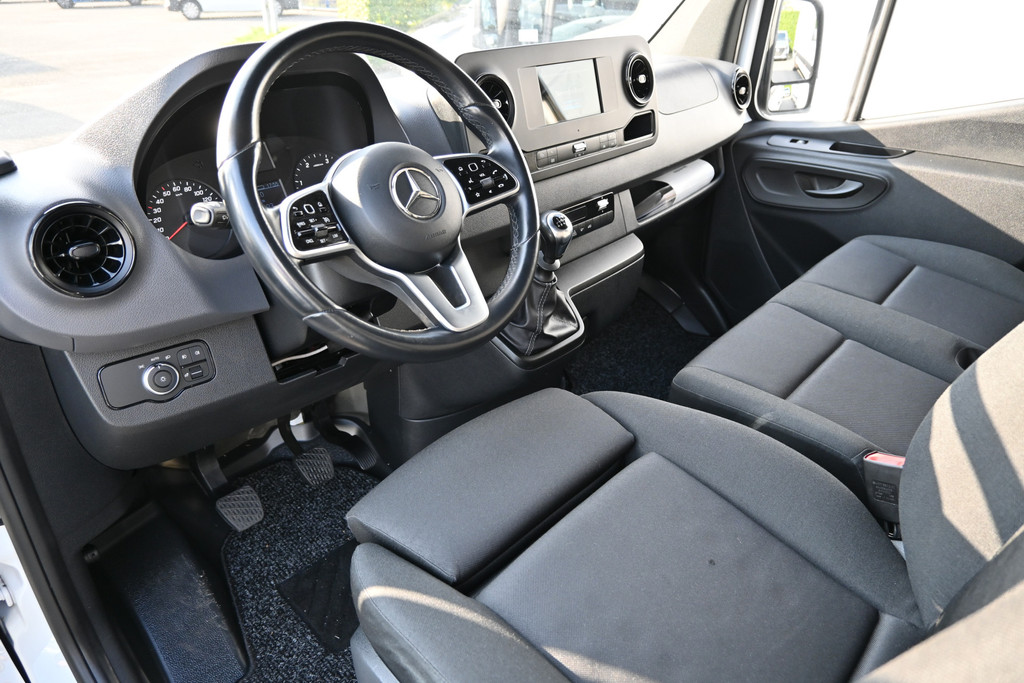 Mercedes-Benz Sprinter 3
