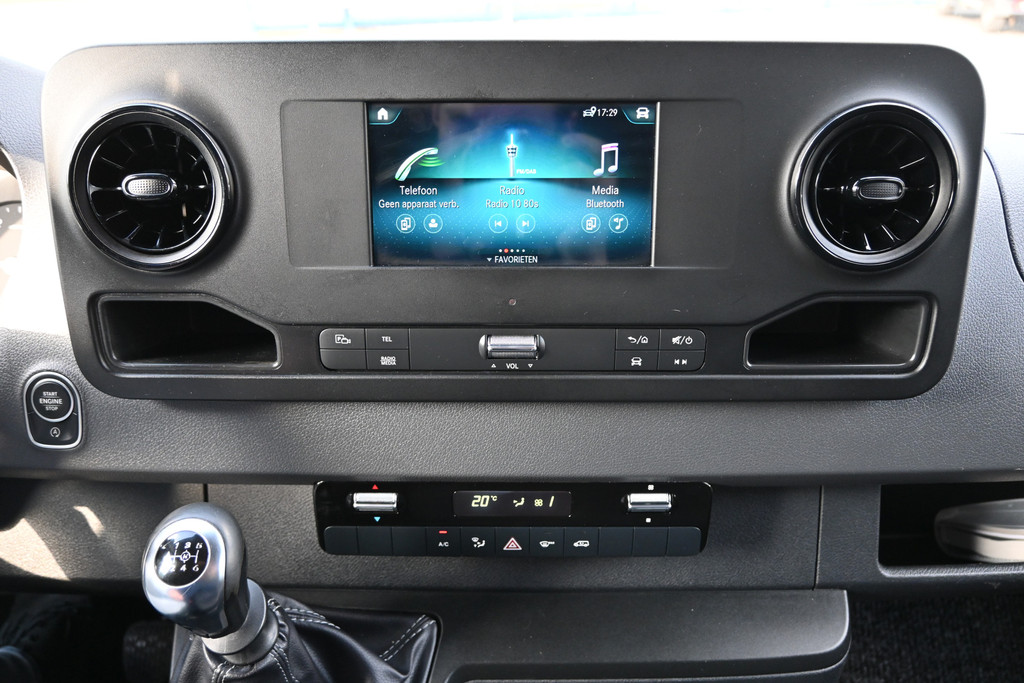 Mercedes-Benz Sprinter 4