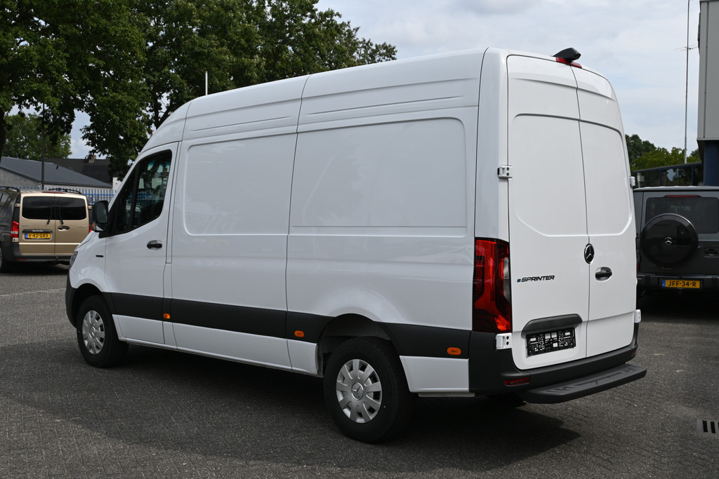 Mercedes-Benz eSprinter 10