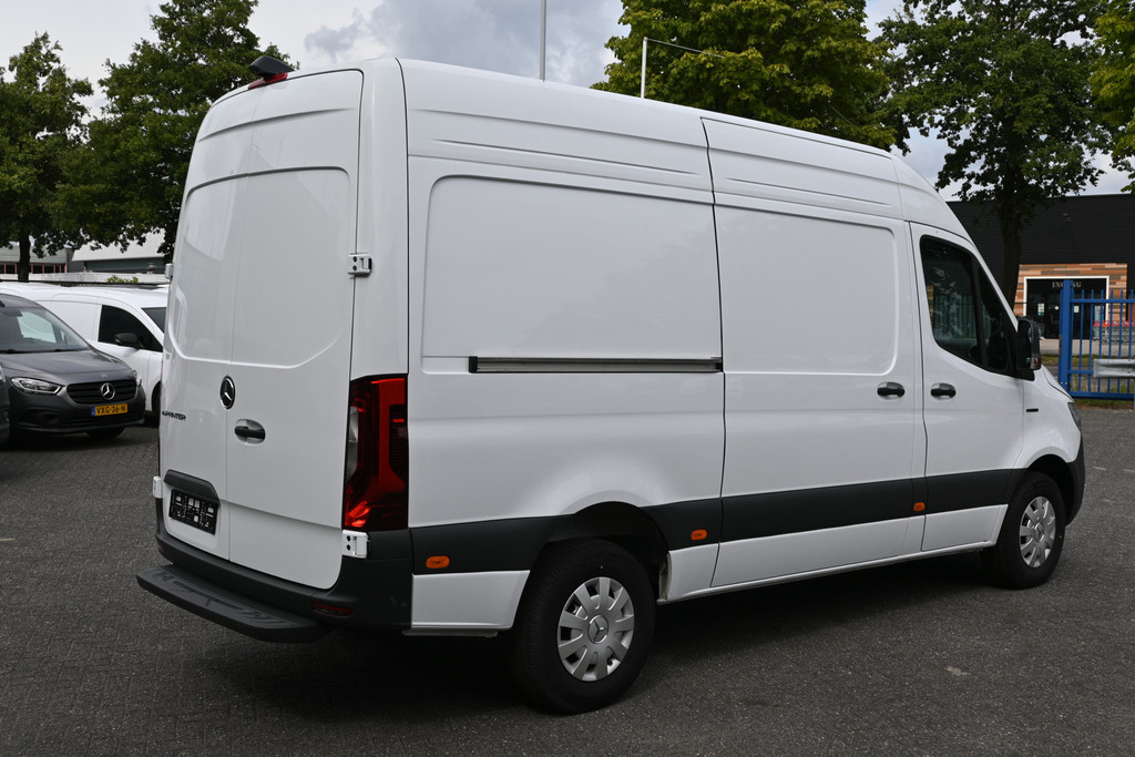 Mercedes-Benz eSprinter 2
