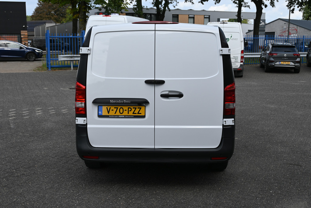 Mercedes-Benz Vito 10