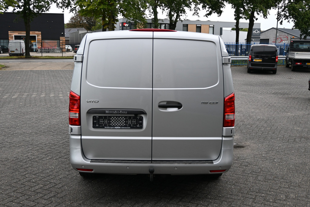Mercedes-Benz Vito 12