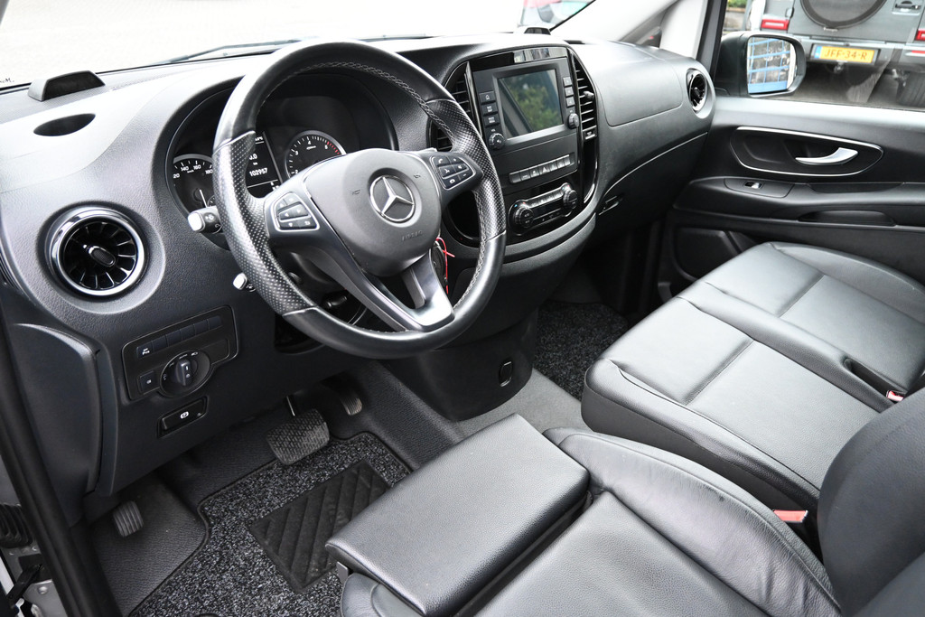 Mercedes-Benz Vito 4