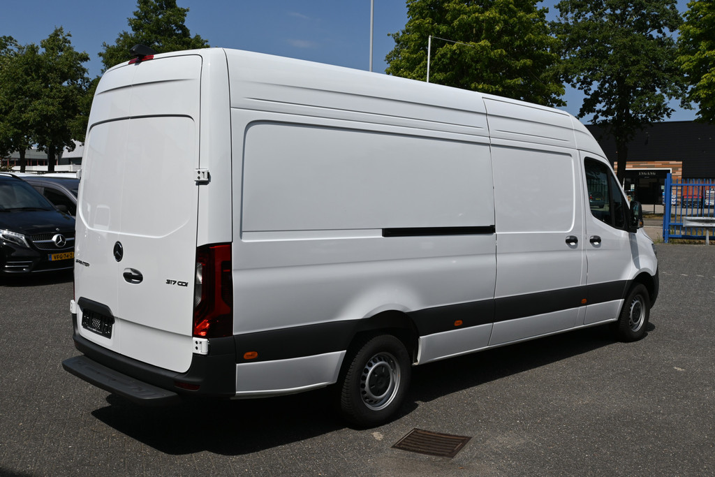 Mercedes-Benz Sprinter 2