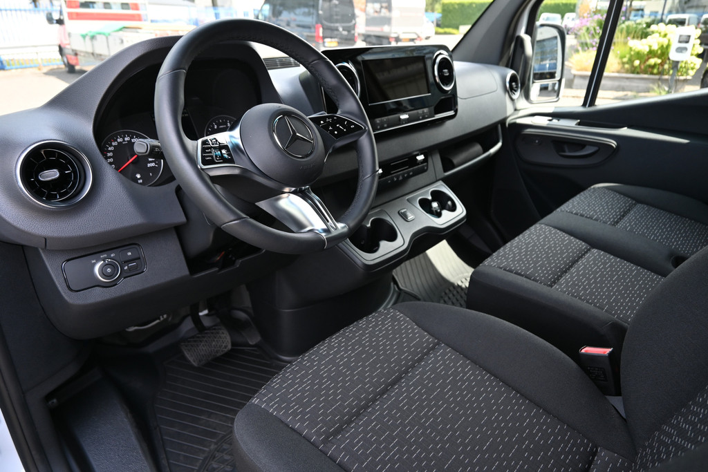 Mercedes-Benz Sprinter 3