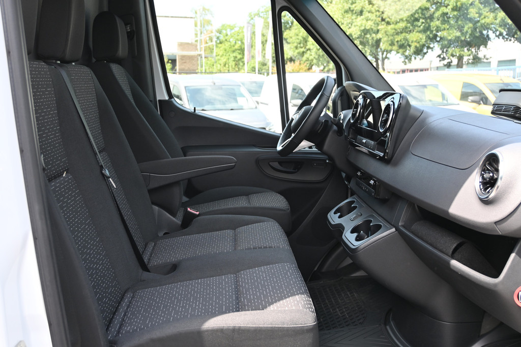 Mercedes-Benz Sprinter 8