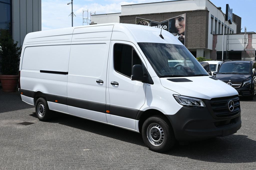 Mercedes-Benz Sprinter 9