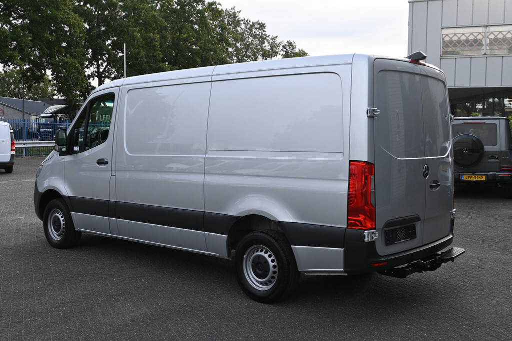 Mercedes-Benz Sprinter 11