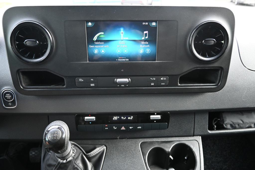Mercedes-Benz Sprinter 4