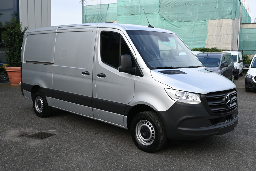 Mercedes-Benz Sprinter 8