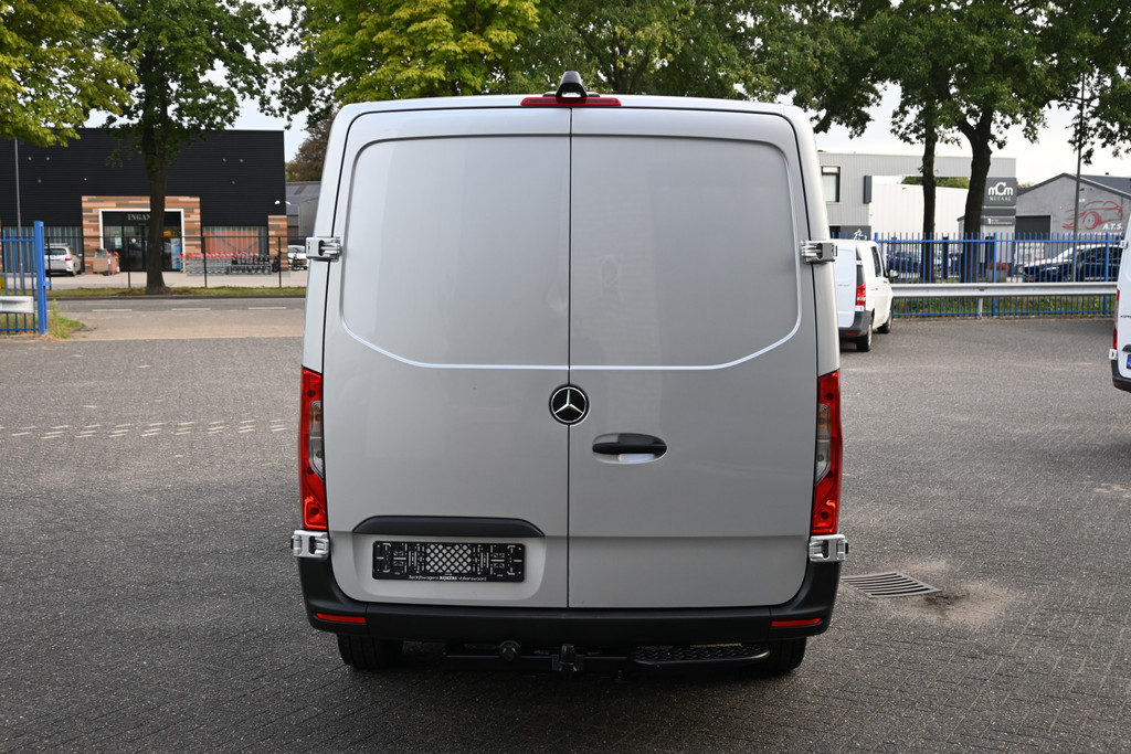 Mercedes-Benz Sprinter 9