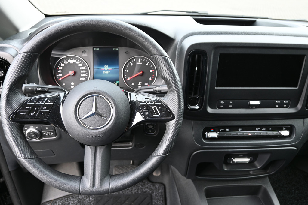 Mercedes-Benz Vito 12
