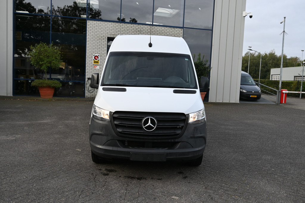 Mercedes-Benz Sprinter 1