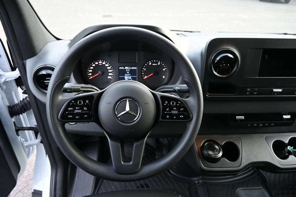 Mercedes-Benz Sprinter 12