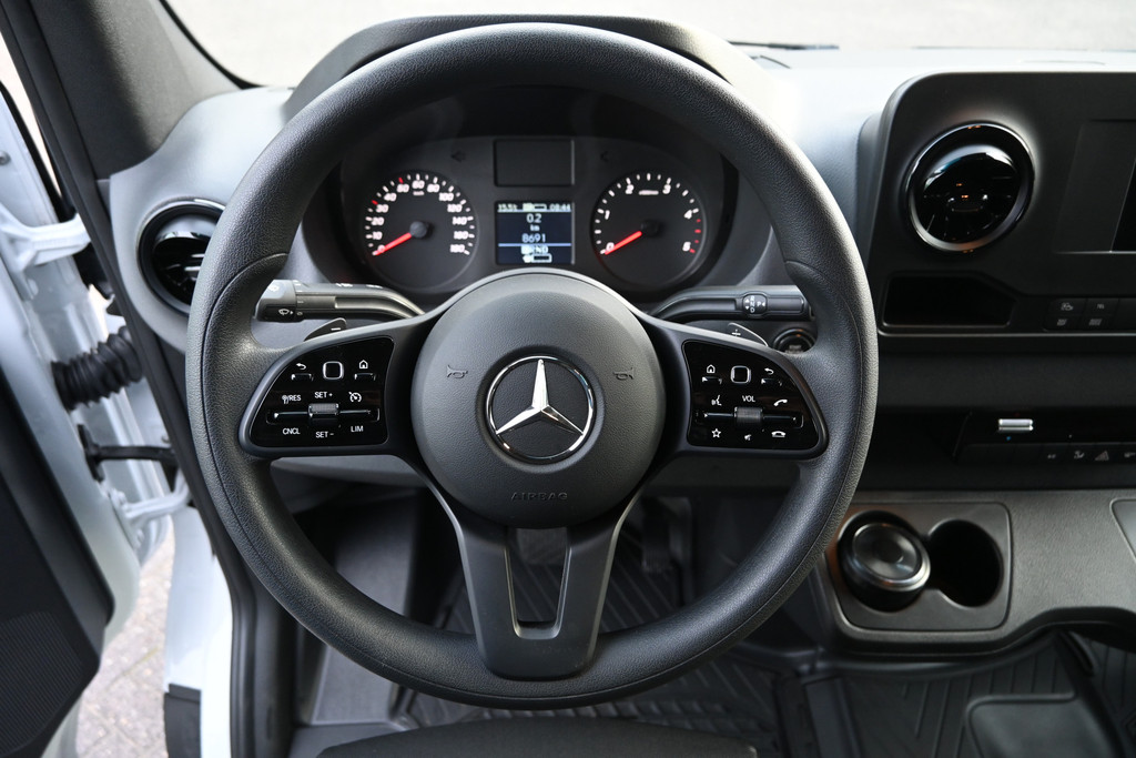 Mercedes-Benz Sprinter 13