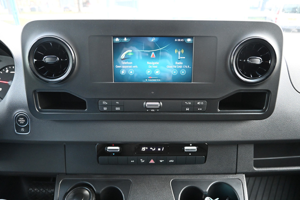 Mercedes-Benz Sprinter 18