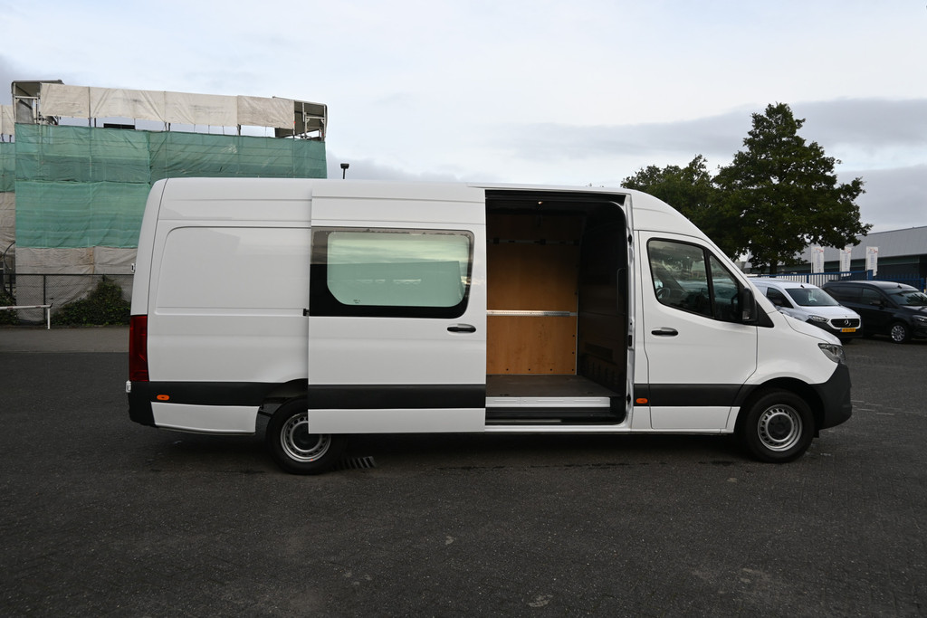Mercedes-Benz Sprinter 4