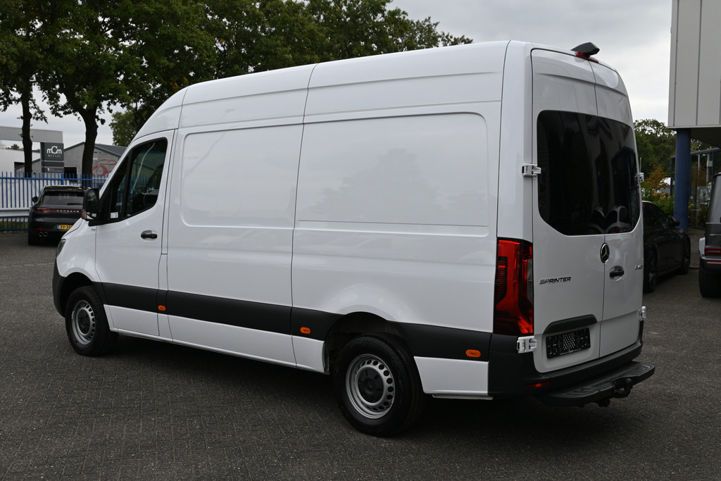 Mercedes-Benz Sprinter 10