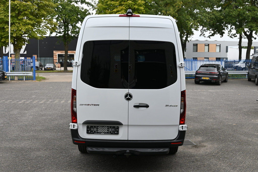 Mercedes-Benz Sprinter 11
