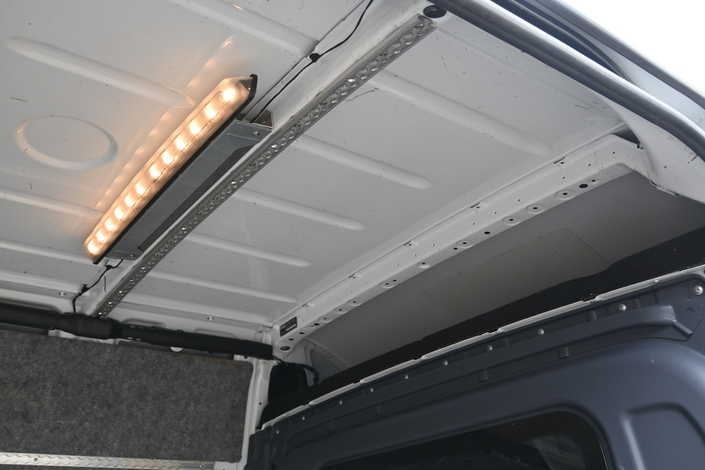 Mercedes-Benz Sprinter 13