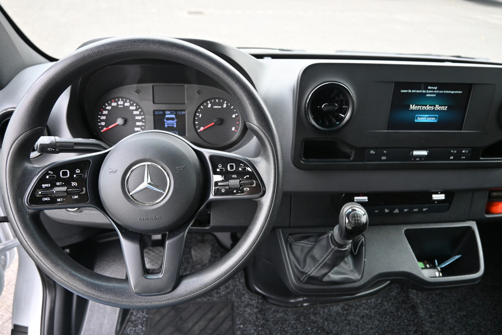 Mercedes-Benz Sprinter 14