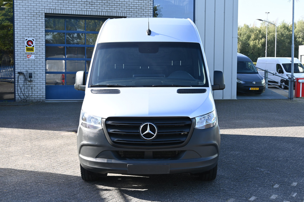Mercedes-Benz Sprinter 1