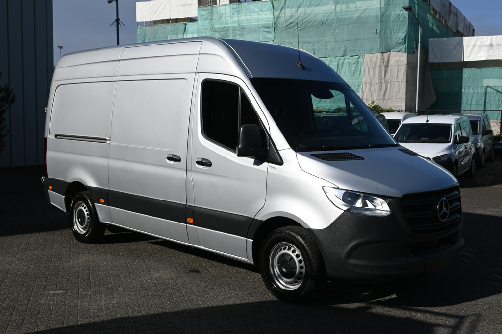 Mercedes-Benz Sprinter 8