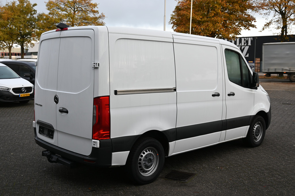 Mercedes-Benz Sprinter 2