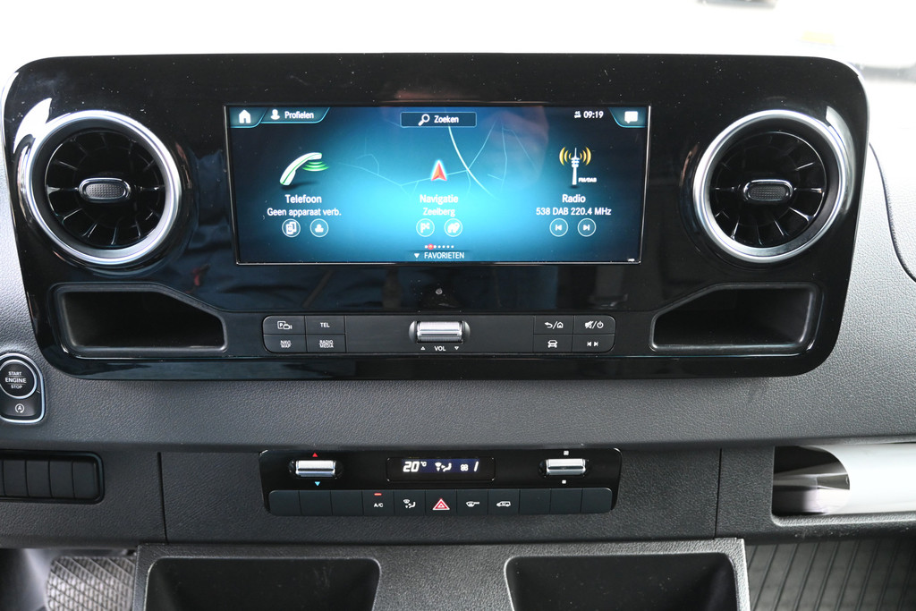 Mercedes-Benz Sprinter 4